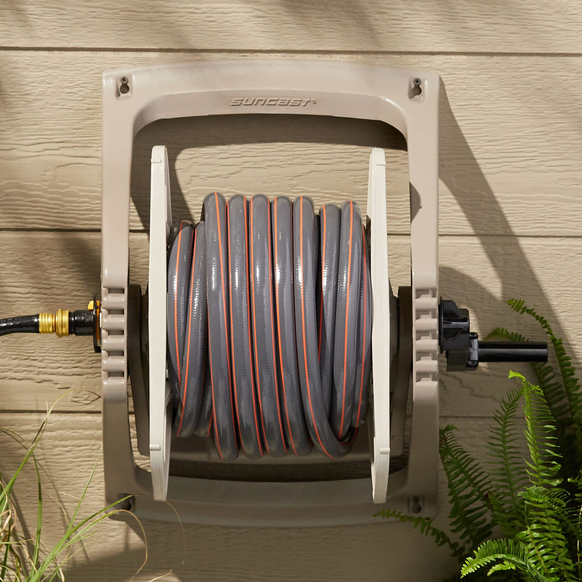 100 ft. Wall Mount Resin Garden Hose Reel with Lid F901